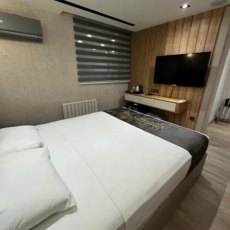 Mateo Hotel
