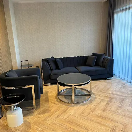 Mateo Hotel *